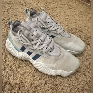 Adidas Trae Young 3 shoes. Youth 6.5. Excellent condition.